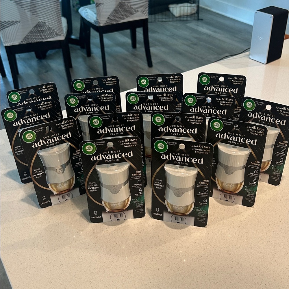 New in Box Air Wick advanced Plug In (Scenter Oil Warmers) - Bundle 15